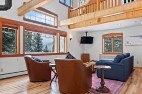Serene 3BD with Stunning Views and Hot Tub Breckenridge